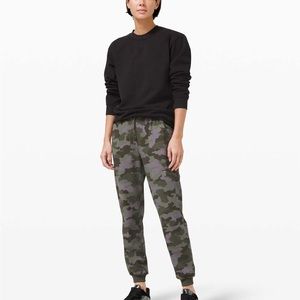 Lululemon stretch high-rise jogger heritage camo dusky lavender multi